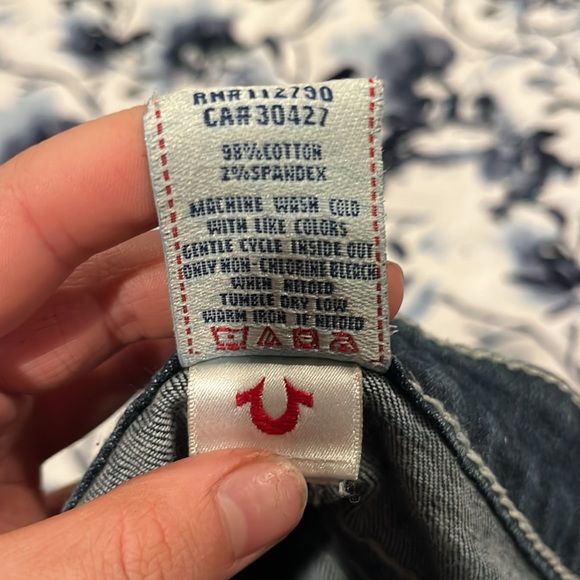 Size 24, blue, true religion jeans worn once in new condition - Picture 3 of 4